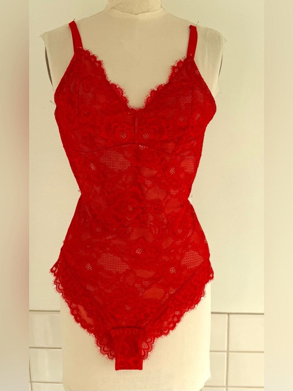 Popilush Red Lace Body Shaper Nude Inner Sz: M. NWT